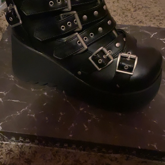 Demonia Scene 30 Boots - Picture 8 of 10